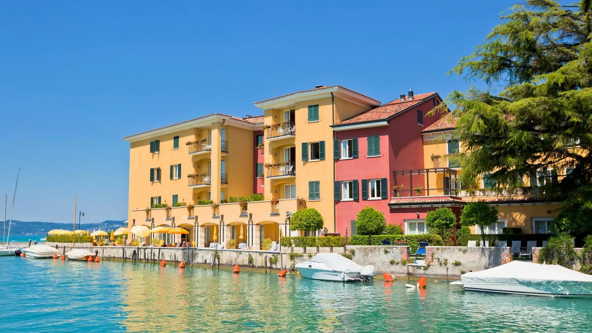 Bardolino Garden Pool & Tennis On The Lake - Happy Rentals Apartment
